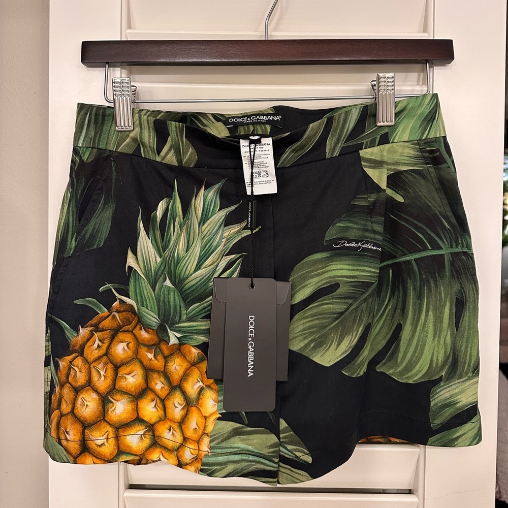 NWT Dolce & Gabbana Black and Green Pineapple Print Shorts